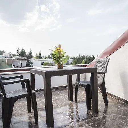 Nazar Aparthotel