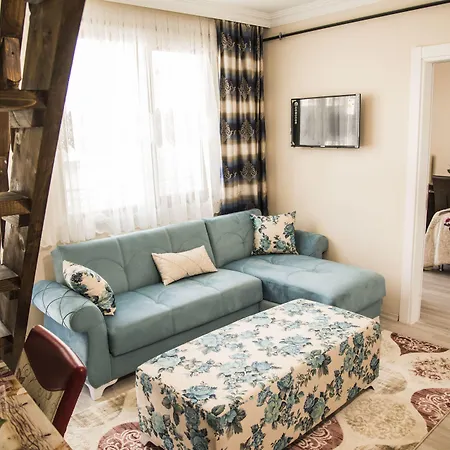 Nazar Aparthotel